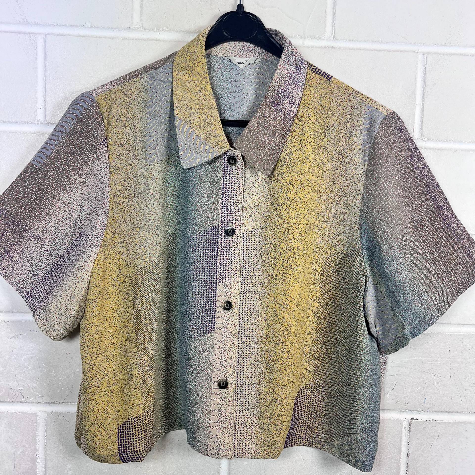 Vintage Women's Size S - L Reworked Crazy Pattern Cropped Blouse Shortsleeved Vintage Women's Size S - L Reworked Crazy Pattern Cropped Blouse Shortsleeved von VintageGoereBerlin