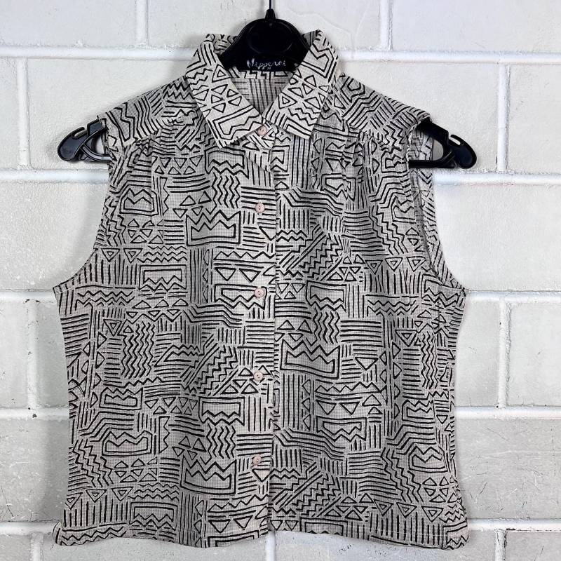 Vintage Women's Size S Reworked Crazy Pattern Cropped Blouse Sleeveless von VintageGoereBerlin
