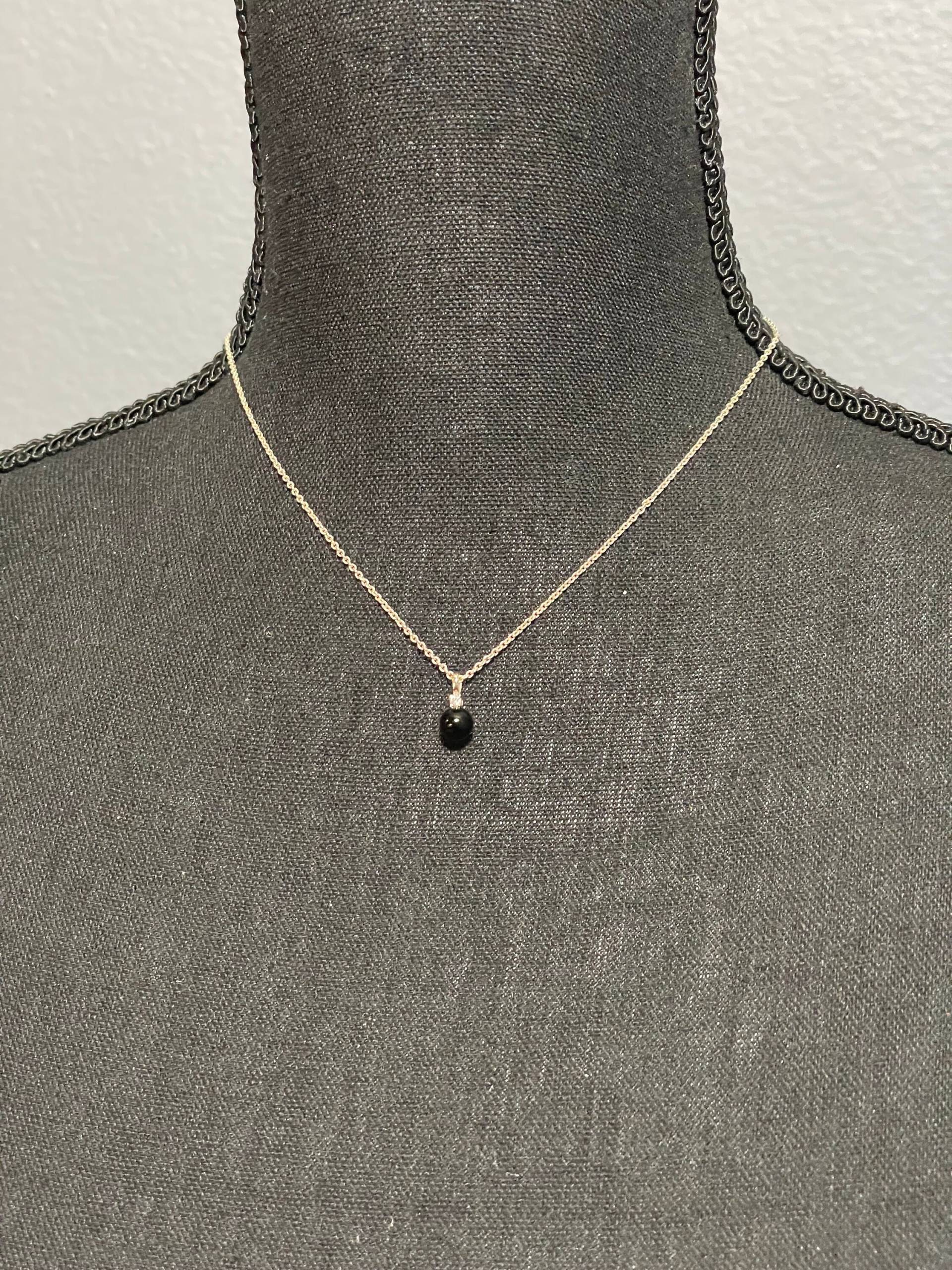 Einzelne Schwarze Perle Mit Kleinem Diamanten Aus Sterling Silber Fassung Und Kette von VintageHarmoni