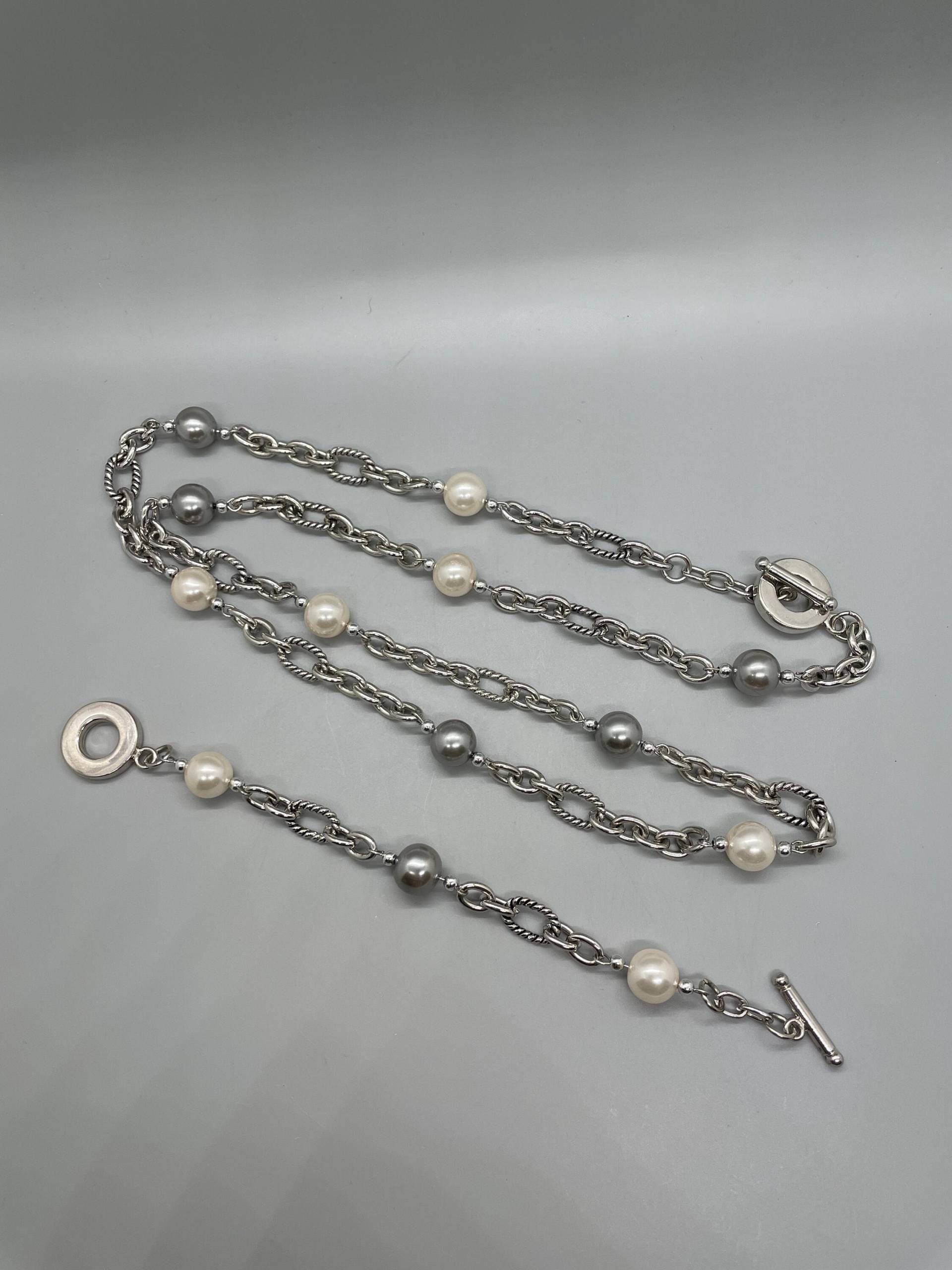 Silber Und Perlen Silberfarbene Halskette Mit Passendem Armband von VintageHarmoni