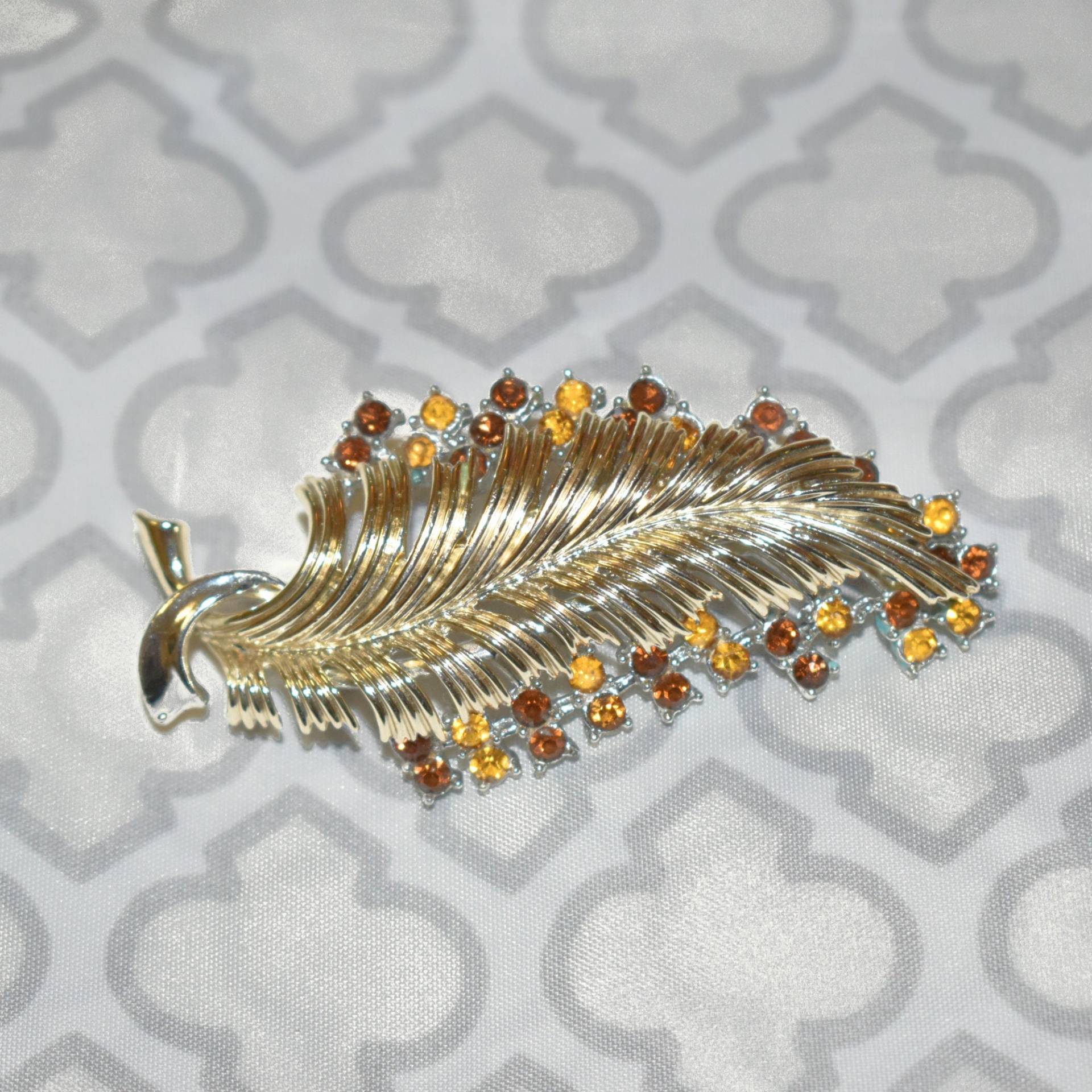 Vintage Gold Ton Bernstein Und Braune Strass Blatt Brosche von VintageHarvestPixie