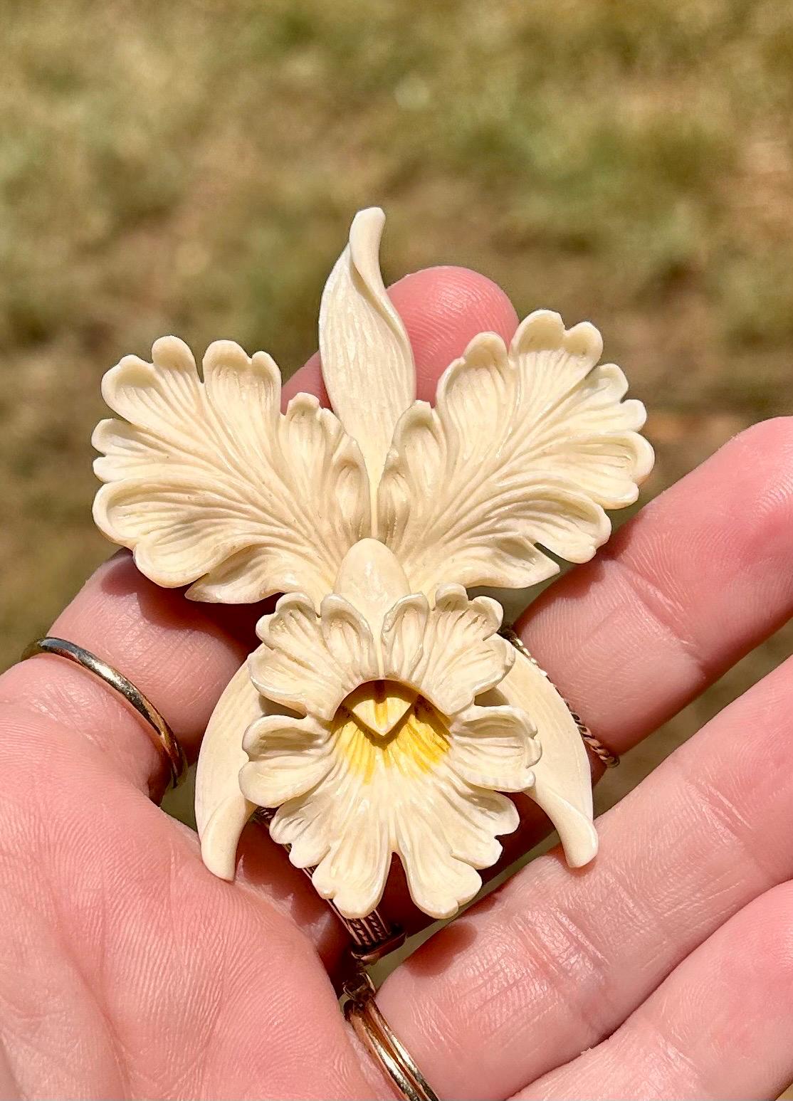 Orchideen Brosche Von Ming's Of Honolulu. Mings Floral Blume Pin Sammler Ausgezeichneter Zustand, Glatt Tief Geschnitzt Hawaii Antike Geschenkidee von VintageHawaiianTime