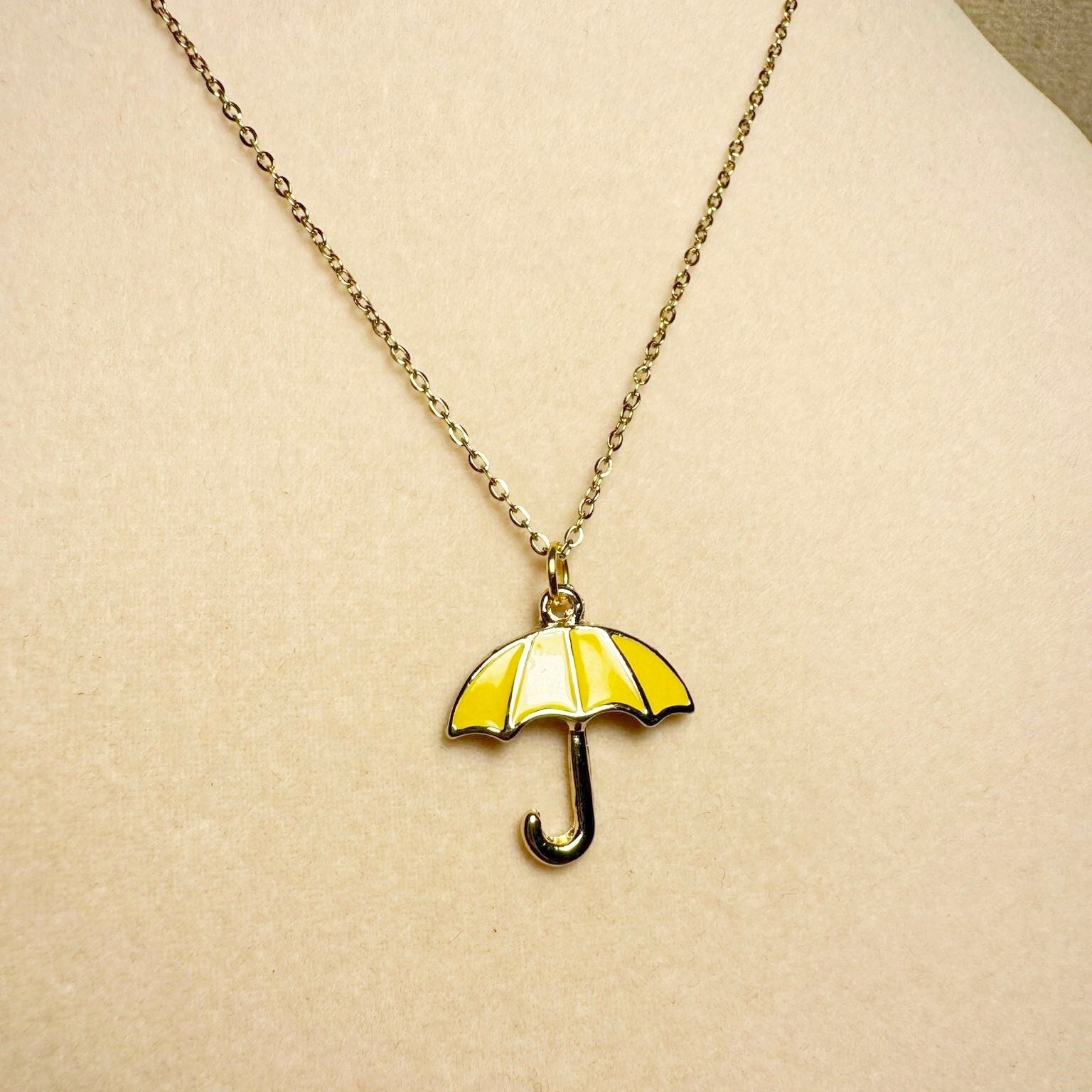 Gelbe Regenschirm Halskette | How I Met Your Mother Himym von VintageHomage
