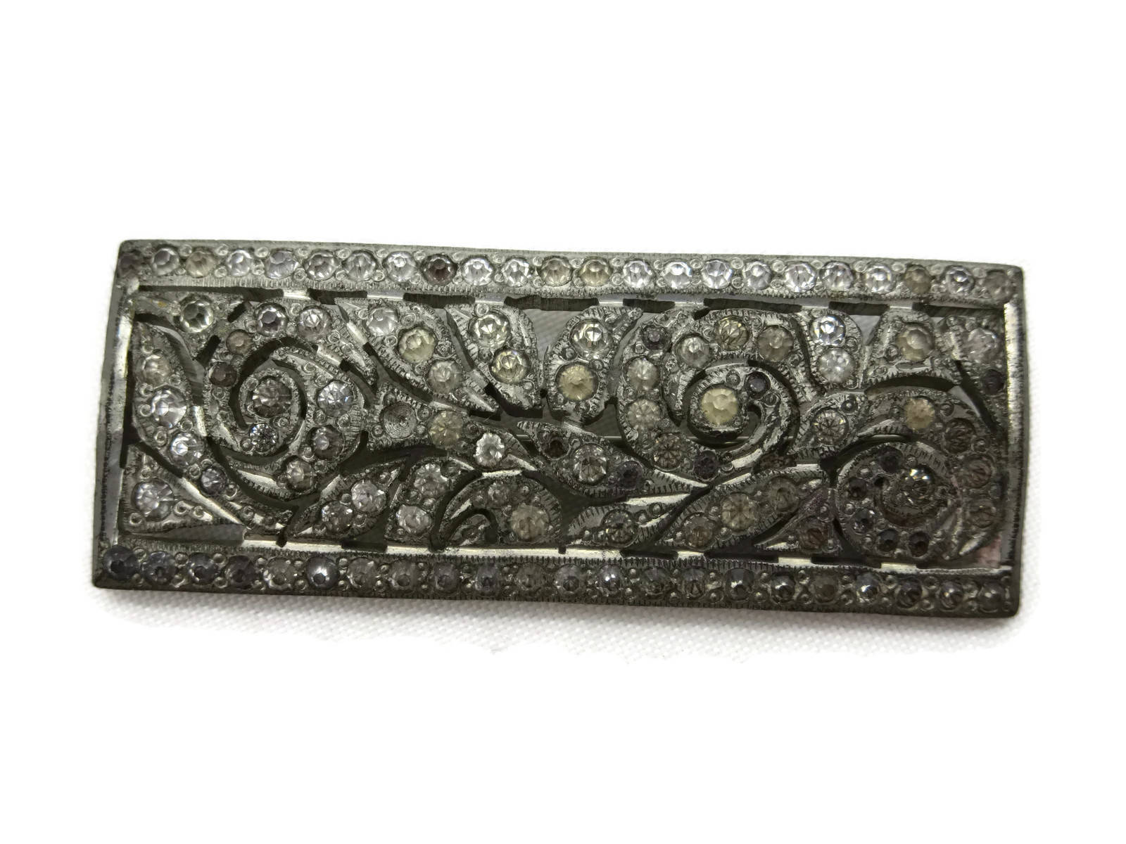 Art Deco Brosche - Strasssteine, Cutout Wirbel, Vintage Brautschmuck von VintageInBloom