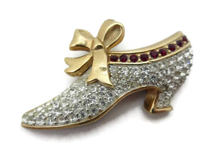 Vintage Swarovski Schuh Brosche - Strass Modeschmuck Gold Ton Schleife von VintageInBloom