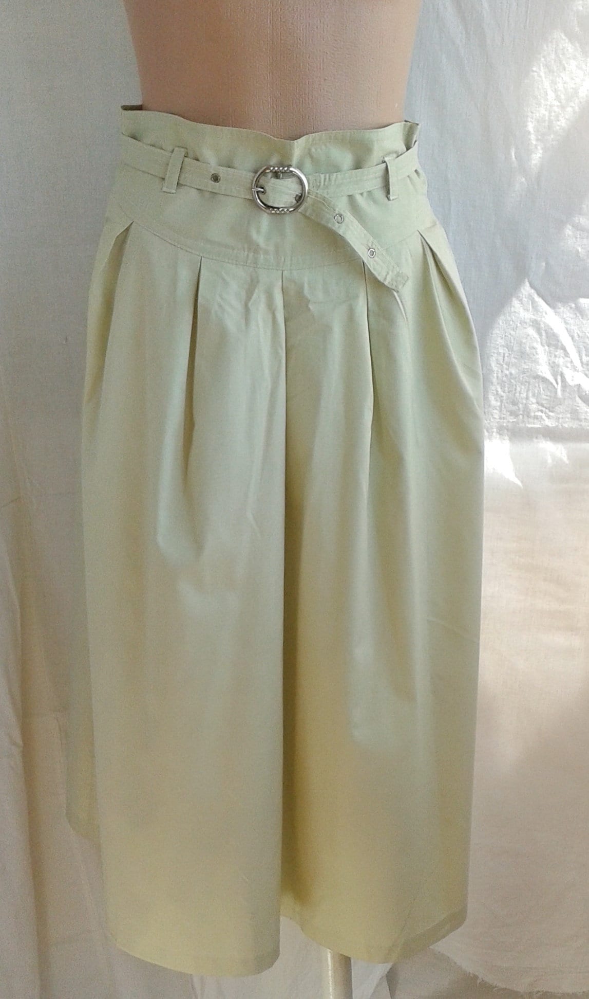 Vintage 80Er Jahre Bauwoll Midi Rock Beiger Rock Mit Hoher Taille Und Taschen Vintage 80Er Jahre Bauwoll Midi Rock Beiger Rock Mit Hoher Taille Und Taschen von VintageItemsUkraine