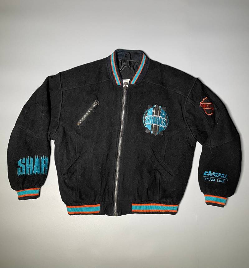 Campri Teamline San Jose Sharks Bomber Wolle Varsity Jacke Nhl 90S Eishockey Größe M Thunder Rare Campri Teamline San Jose Sharks Bomber Wolle Varsity Jacke Nhl 90S Eishockey Größe M Thunder Rare von VintageJamCZ