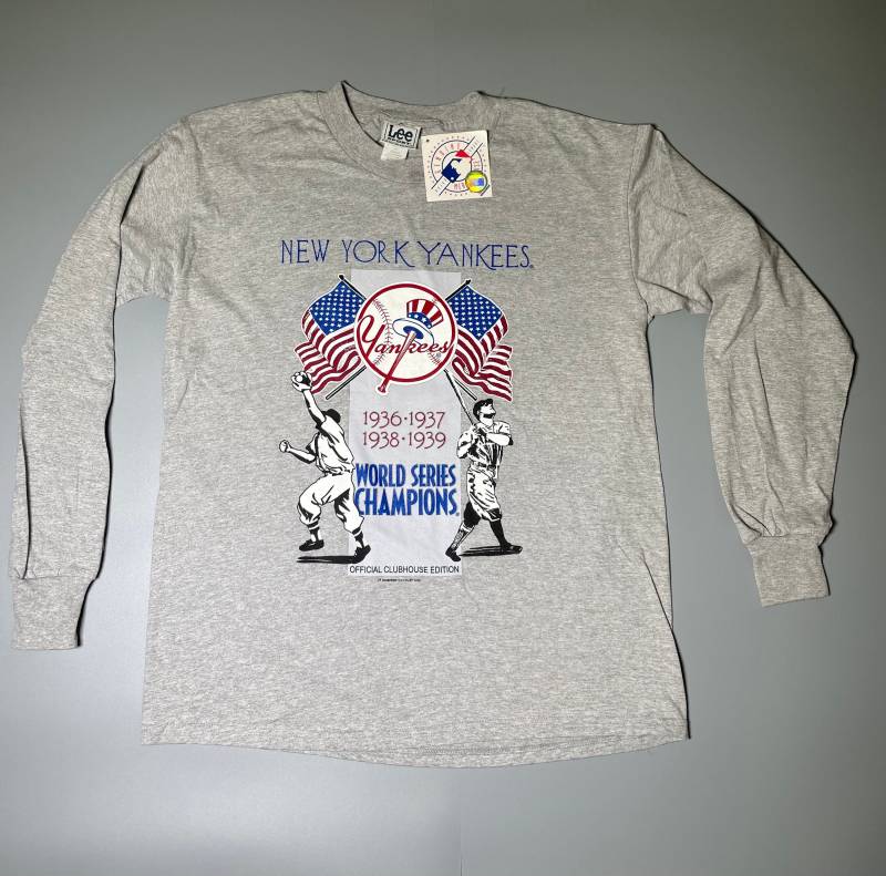 Lee Sport New York Yankees Langarm-T-Shirt Aus Dem Jahr 2003, Brandneu, Mit Etikett von VintageJamCZ
