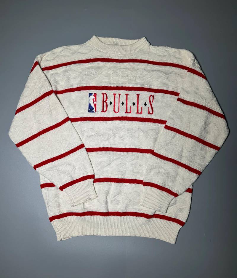 Muskat Pullover Chicago Bulls Nba Zopfmuster Made in Usa Michael Jordan Pippen Grant Vintage Basketball in 90Er Jahre Gr. M Muskat Pullover Chicago Bulls Nba Zopfmuster Made in Usa Michael Jordan Pippen Grant Vintage Basketball in 90Er Jahre Gr. M von VintageJamCZ