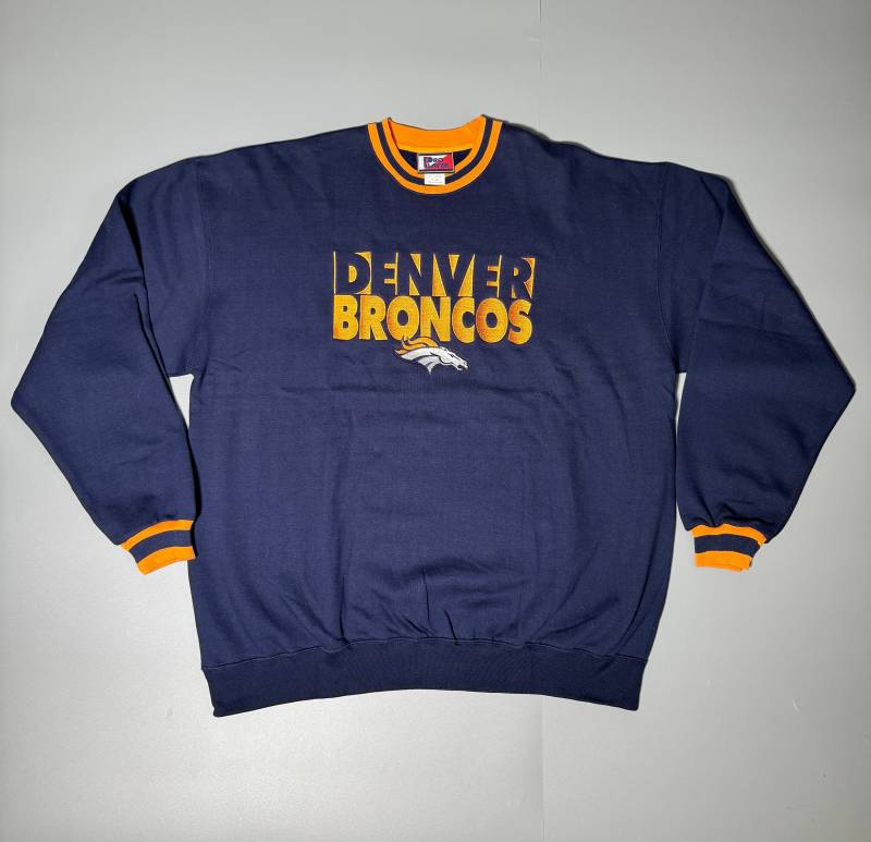 Pro Player Sweatshirt Rundhalsausschnitt Denver Broncos Nfl Football 90Er Jahre Nwot Deadstock Rare New Made in Korea Grösse 2xl Pro Player Sweatshirt Rundhalsausschnitt Denver Broncos Nfl Football 90Er Jahre Nwot Deadstock Rare New Made in Korea Grösse 2xl von VintageJamCZ