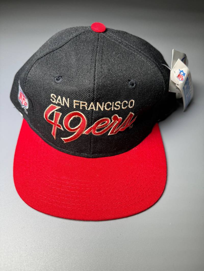 Sports Specialties Hut San Francisco 49Ers Script Vintage Snapback Cap 90Er Jahre Nfl Football Authentisch Pro Line Deadstock Neu Mit Etikett Sports Specialties Hut San Francisco 49Ers Script Vintage Snapback Cap 90Er Jahre Nfl Football Authentisch Pro Line Deadstock Neu Mit Etikett von VintageJamCZ