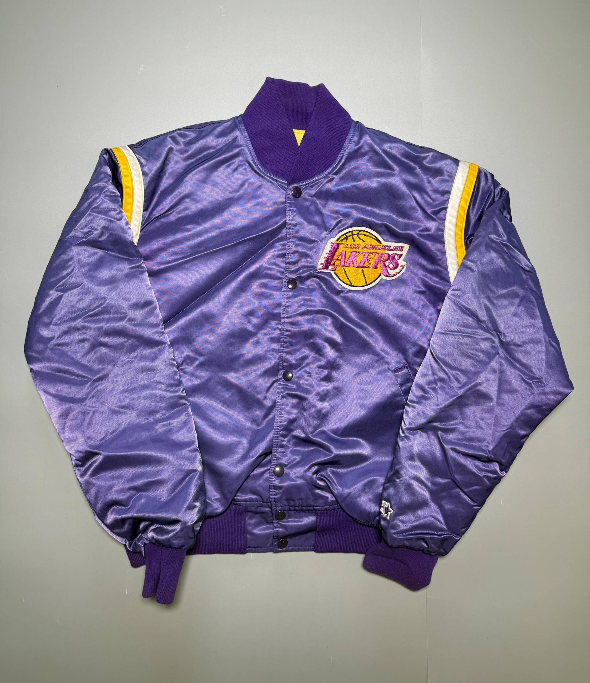 starter Jacke Los Angeles Lakers Basketball Nba Magic Johnson Kobe Bryant Oneil Satin Varsity Bomber Vintage 90S Made in Usa Lila Gr. L von VintageJamCZ