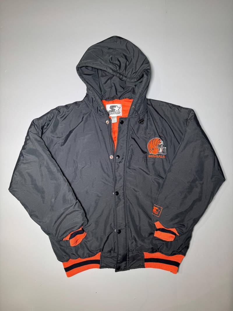 starterjacke Cincinnati Bengals Nfl Pro Line Football Full Zip Buffer Kapuze Schwarz Orange Made in Macau Gr. M starterjacke Cincinnati Bengals Nfl Pro Line Football Full Zip Buffer Kapuze Schwarz Orange Made in Macau Gr. M von VintageJamCZ