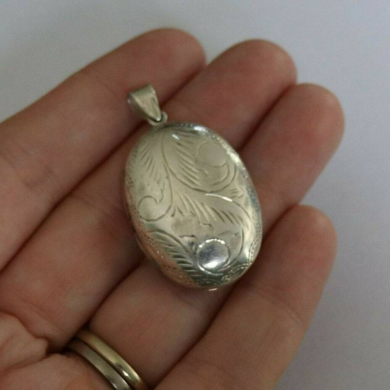 Vintage C1960S Sterling Silber Oval Medaillon Geätzt Retro Mod Erinnerungsgedächtnis von VintageJewelleryCo