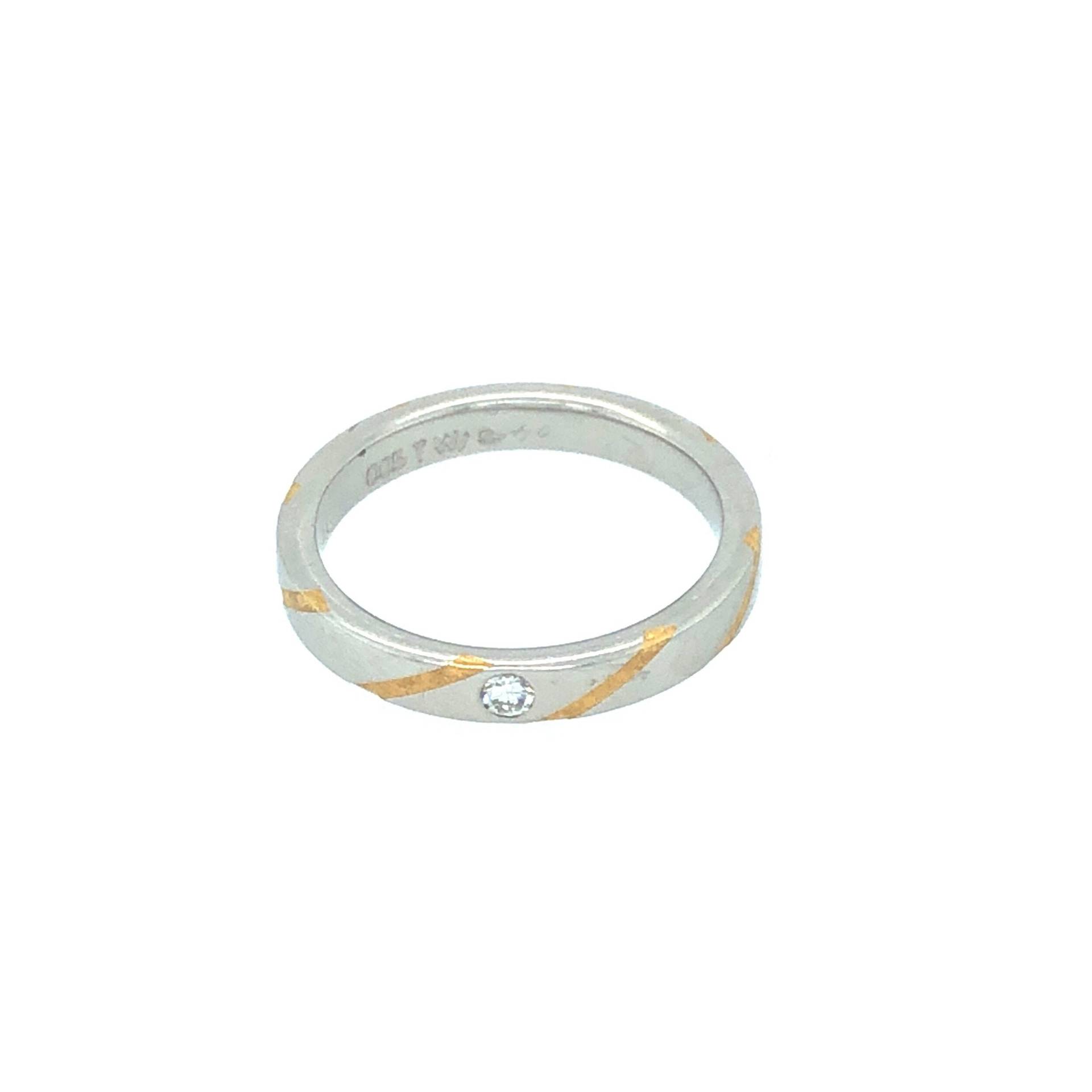 Zweifarbiger Bandring Aus Platin Und Gold Mit Diamant Im Brillantschliff von VintageJewelleryCoUK