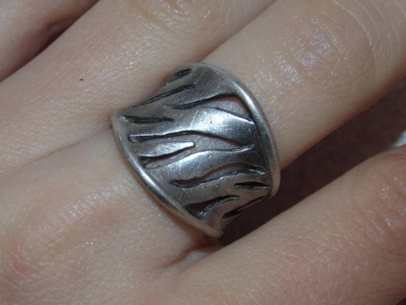 Vintage Estate Sterling Silber Gorgeous Ausschnitt Nature Lines Wide Front Ring Us Größe 6.5 925 Schmuck Uk N 1/2 von VintageJewelryEden