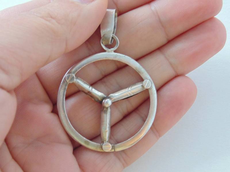 Vintage Sterling Silber Flugzeug Propeller Anhänger - Racer Lenkrad Design von VintageJewelryEden