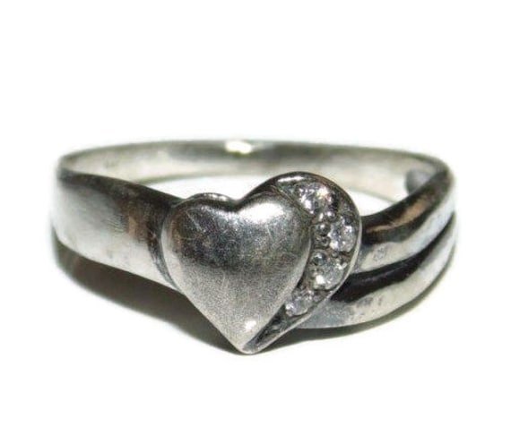 Vintage Sterling Silber Herz Ring Strass Liebesschmuck, Größe 6, 5 von VintageJewelryEden