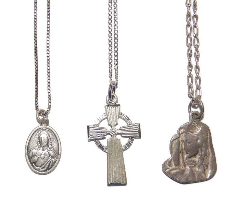 Vintage Sterling Silber Religiöse Anhänger Halskette Jungfrau Maria, Kreuz von VintageJewelryEden