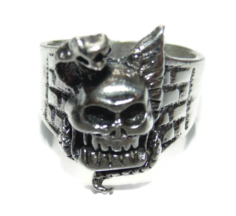 Vintage Sterling Silber Totenkopf Schlange Ring Biker Rocker Schmuck von VintageJewelryEden