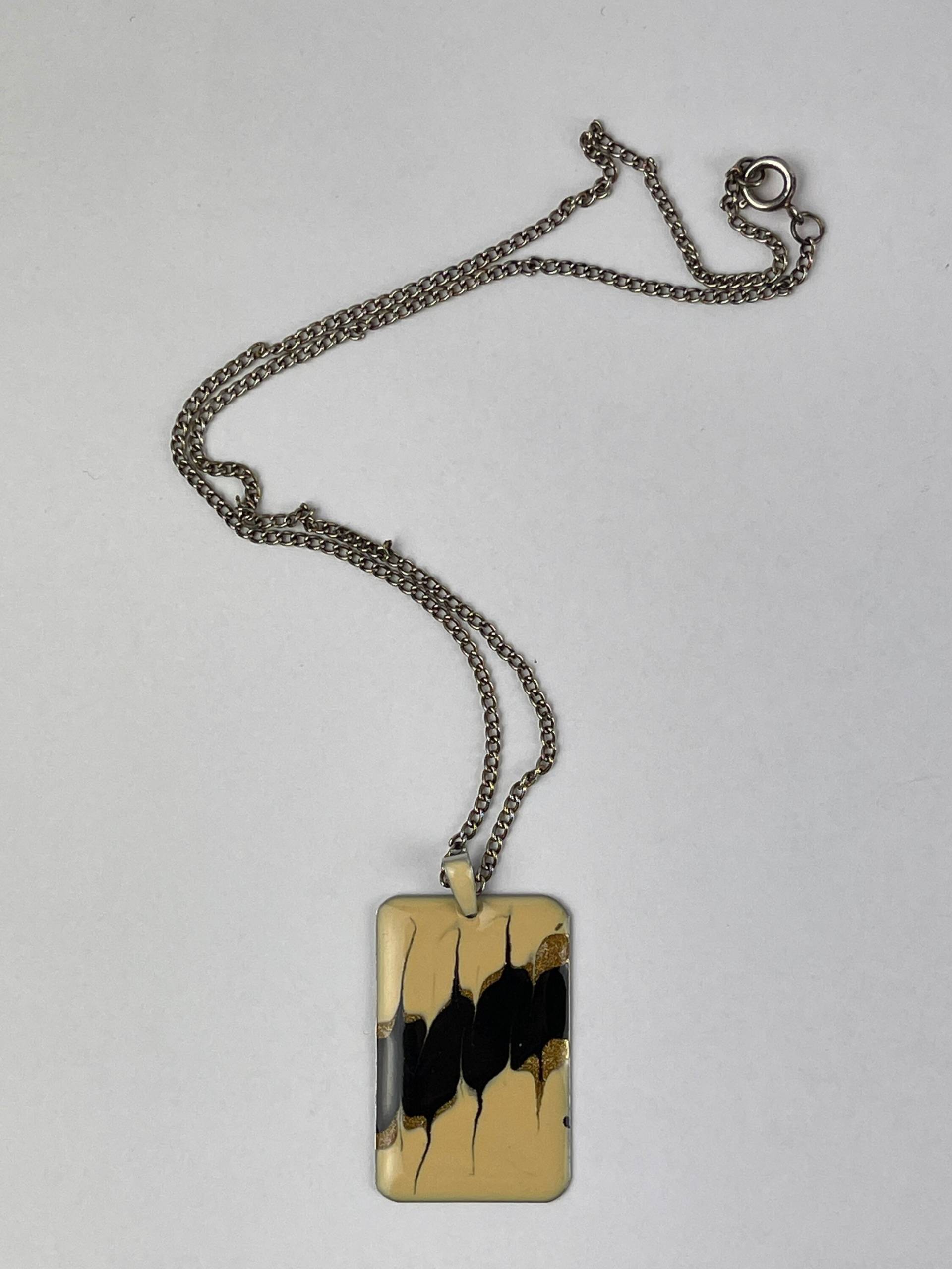 Vintage Anhänger Modeschmuck Kette Emaille Medallion von VintageLaRetro