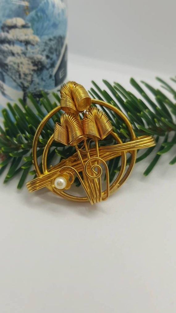 Vintage Brosche Mit Perlstein 50Er, 60Er Jahre, Goldfarbe von VintageLaRetro