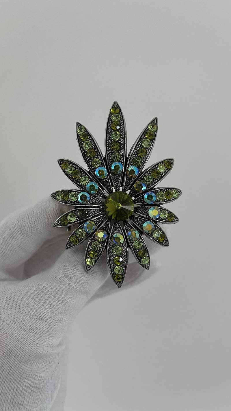 Vintage Brosche Mit Strass Kristallen von VintageLaRetro