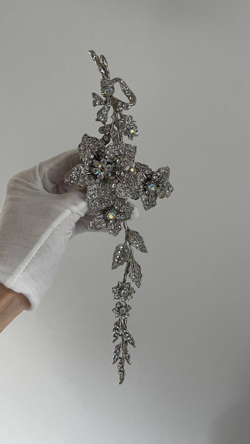 Vintage Brosche Silber Kristalle Blumen Motiv von VintageLaRetro