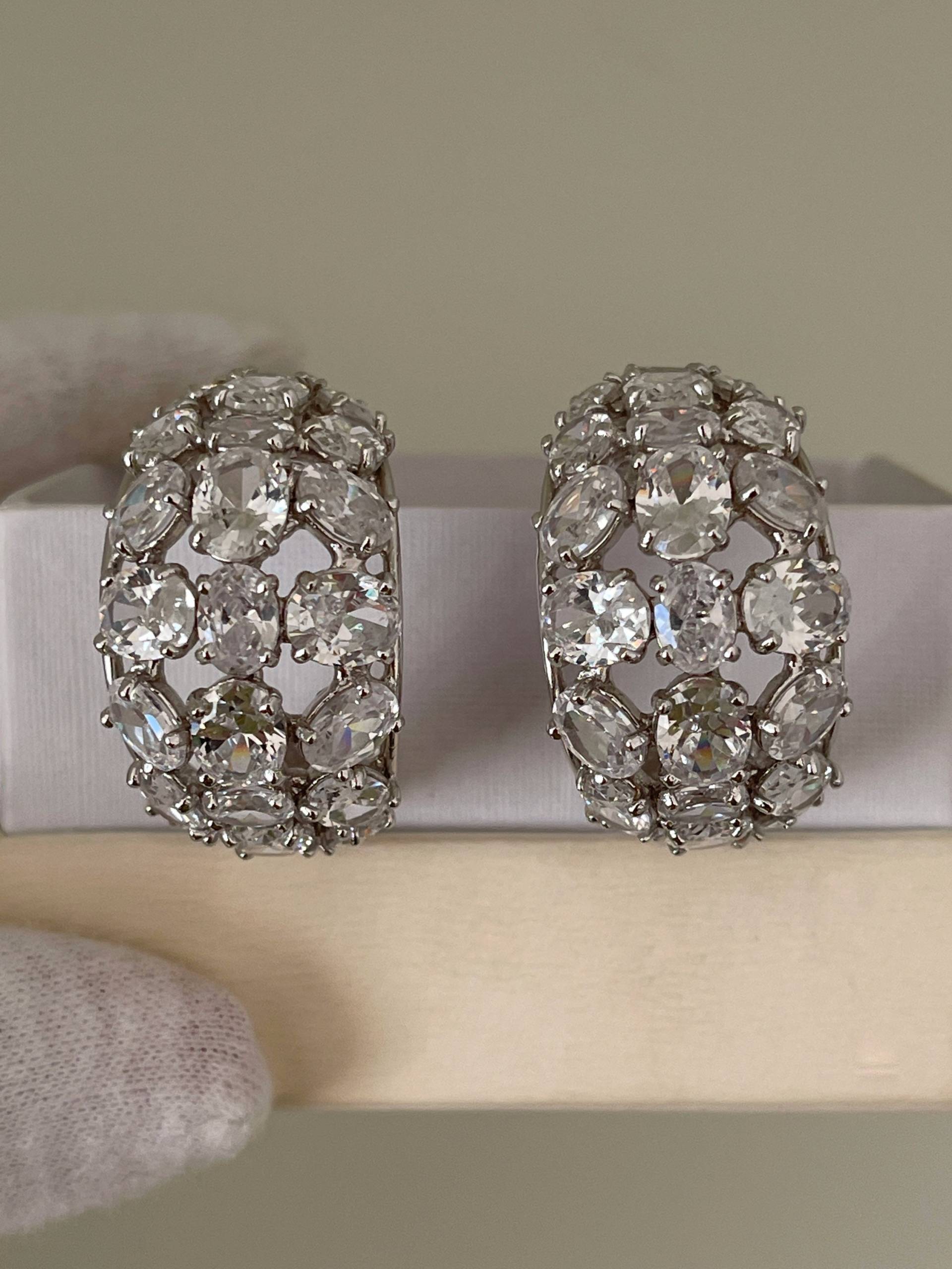 Vintage Designer Ohrclips Mit Hochwertigen Kristallen Silber von VintageLaRetro