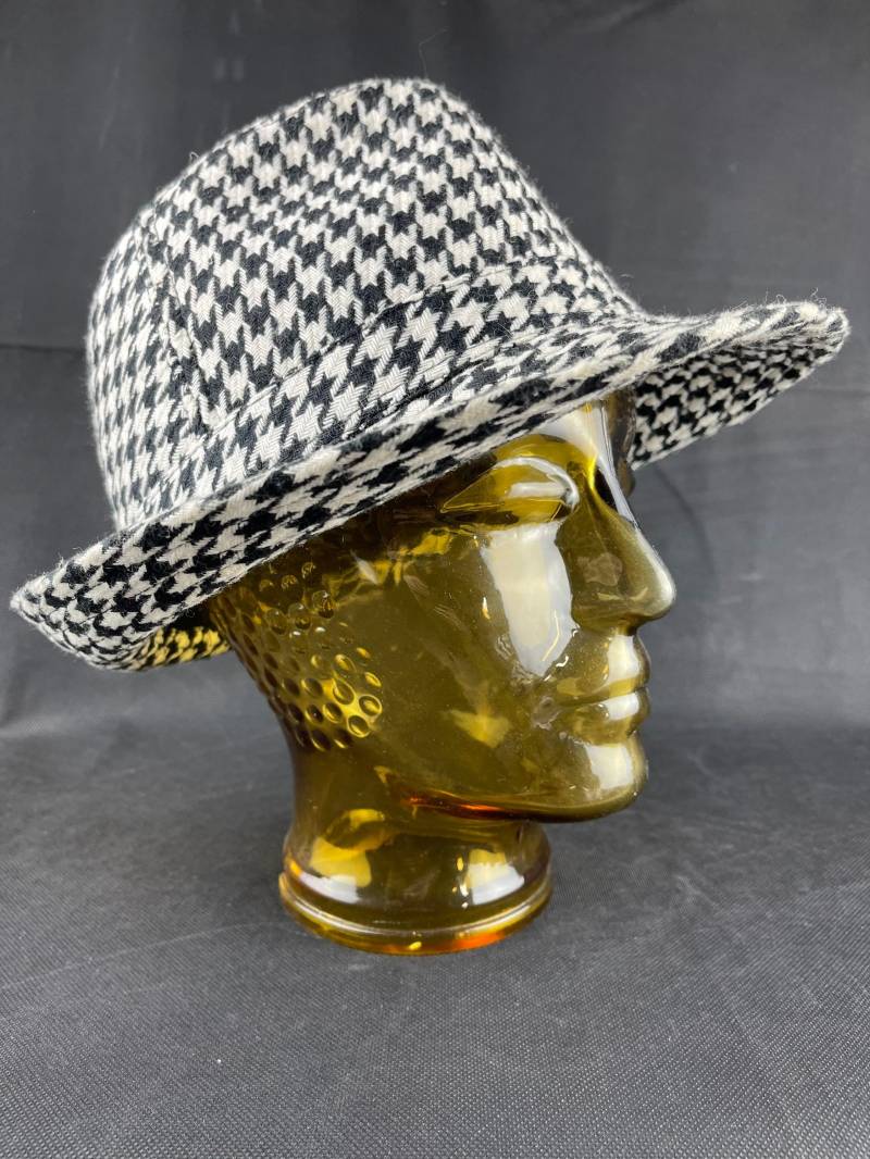 Vintage Hut Mit Goose Foot Print von VintageLaRetro