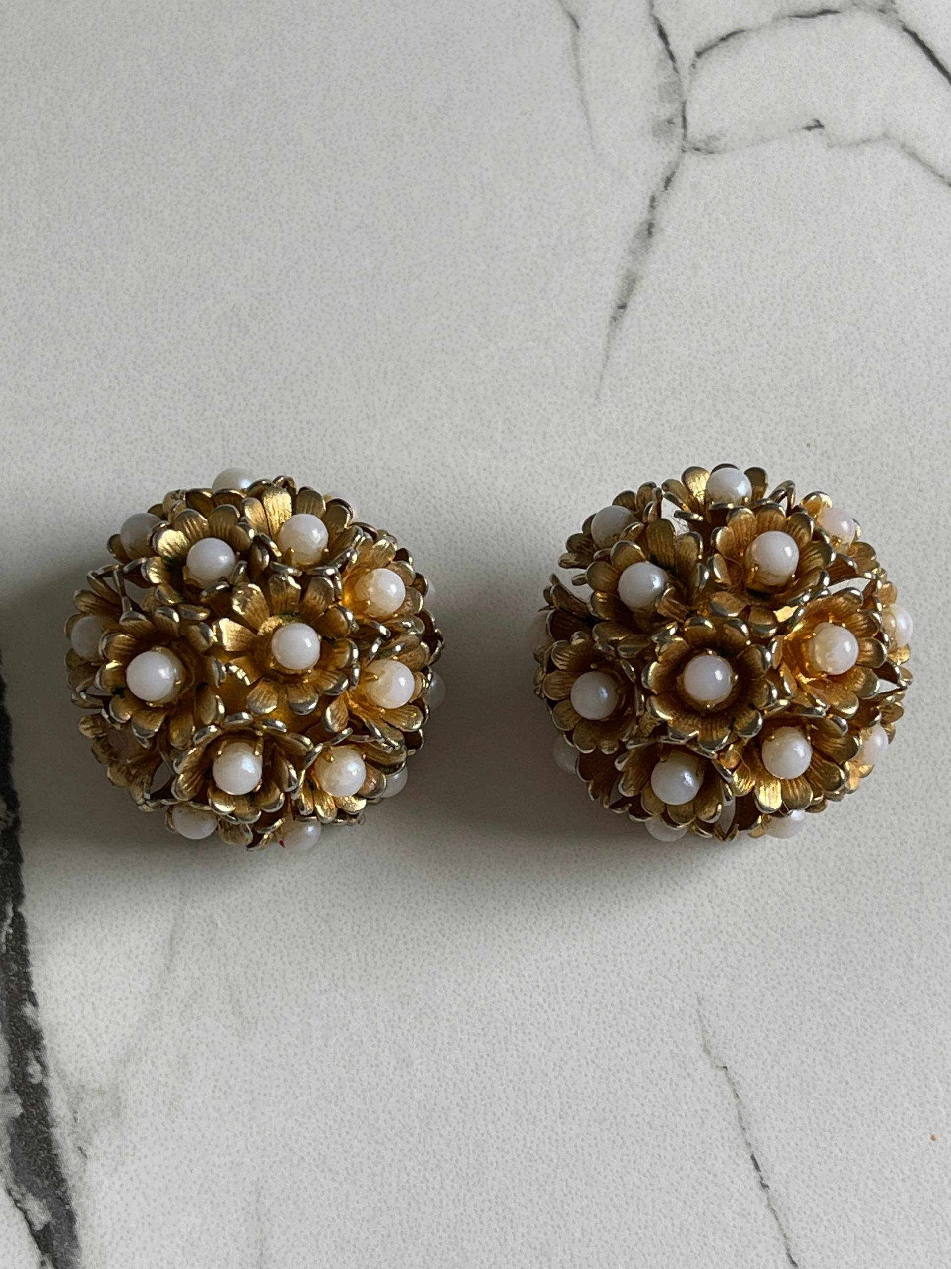 Vintage Ohrclips Blumen Form Perlen Italy von VintageLaRetro