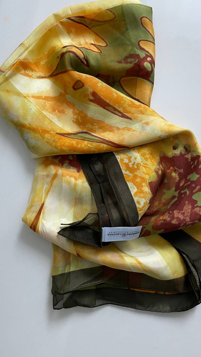 Vintage Seiden Schal/Blumenmotiv Designerstück von VintageLaRetro