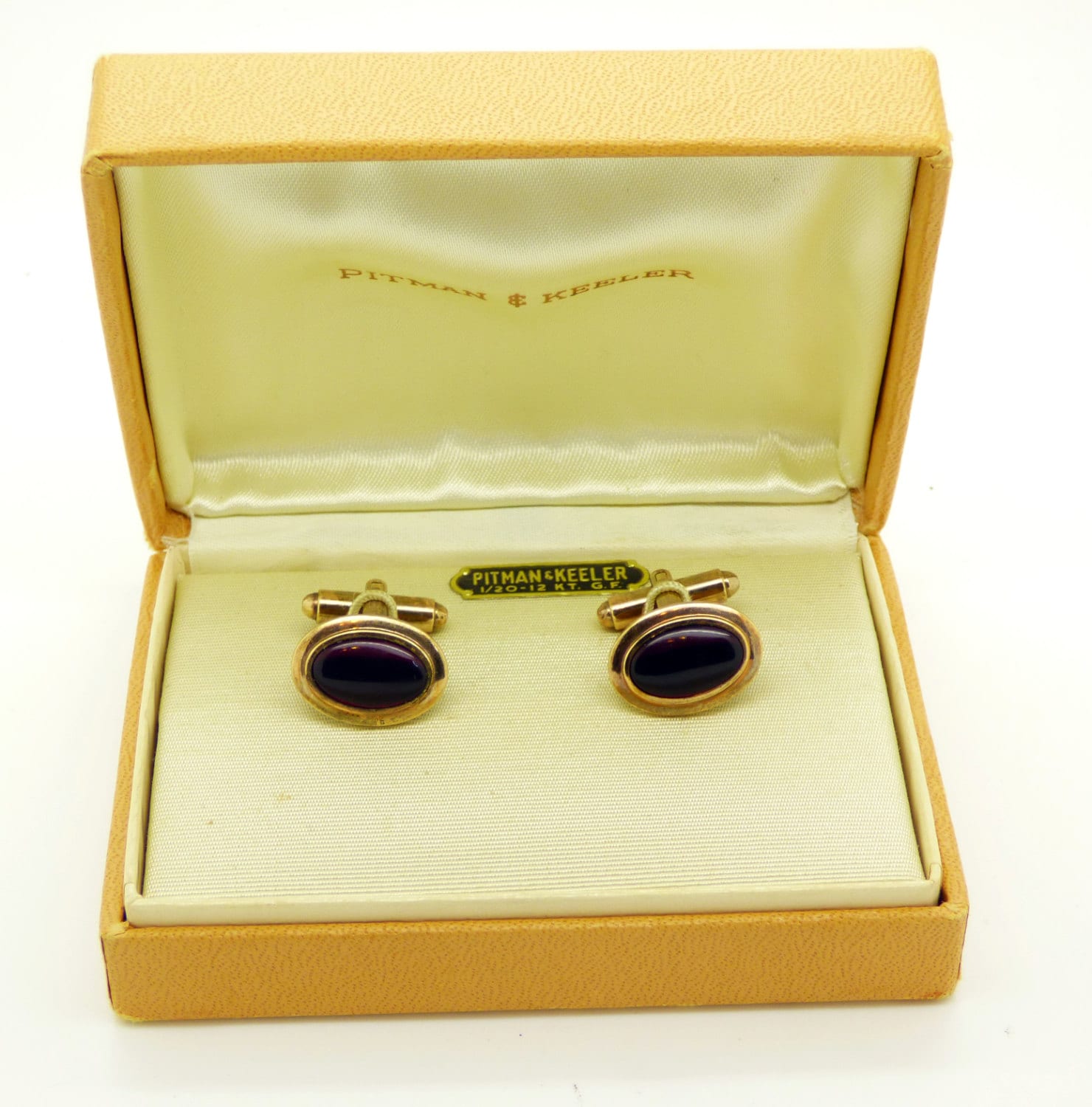 Pitman Und Keeler 1/20 - 12 Kt. G.f. Deep Red Lucite Manschettenknöpfe in Original Box Pitman Und Keeler 1/20 - 12 Kt. G.f. Deep Red Lucite Manschettenknöpfe in Original Box von VintageLaneJewelry