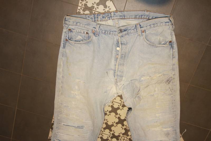 Vintage Unikat Levi's 501 Blau W38 L 33 Jeans Button Fly Distressed Destroyed Shredded Ripped Heavy Used Up-Cycle Faded Frayed Einzelstück von VintageLeatherDenim