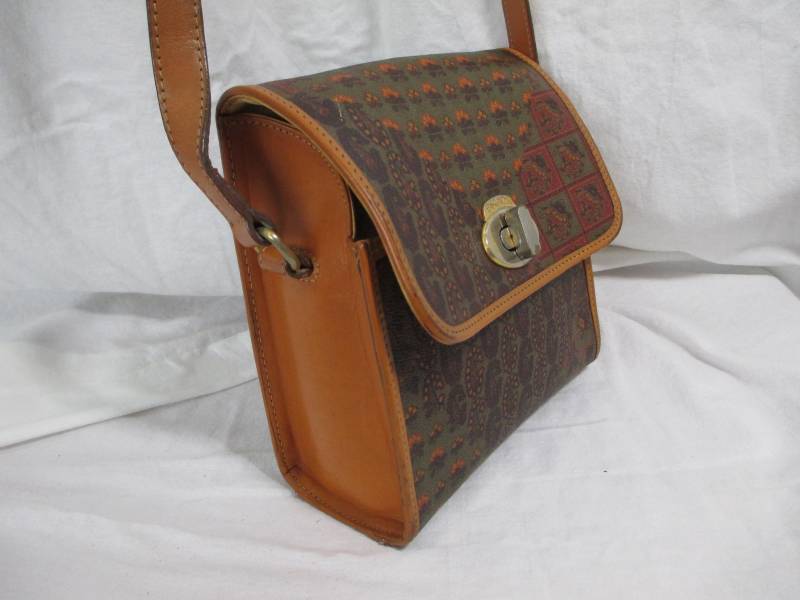 Echte Escada Umhängetasche Geldbörse Aus Canvas Und Leder Mit Paisley Frontklappe 90Er Jahre von VintageLeatherPurses