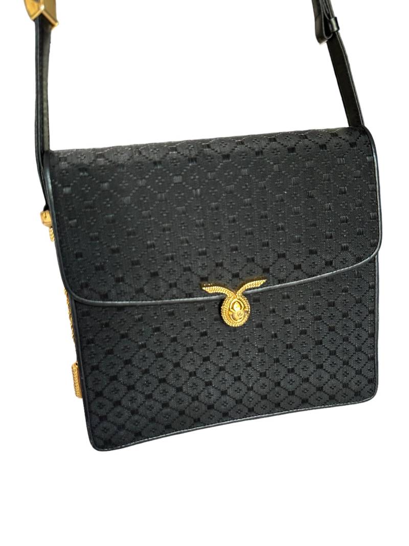 Echte Vintage Guy Laroche Leder Kettenumhängetasche Rar Echte Vintage Guy Laroche Leder Kettenumhängetasche Rar von VintageLeatherPurses