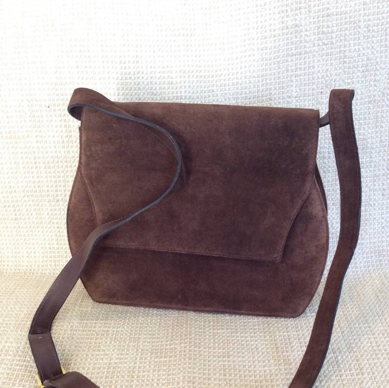 Vintage Salvatore Ferragamo Braune Wildleder Umhängetasche Und Clutch von VintageLeatherPurses