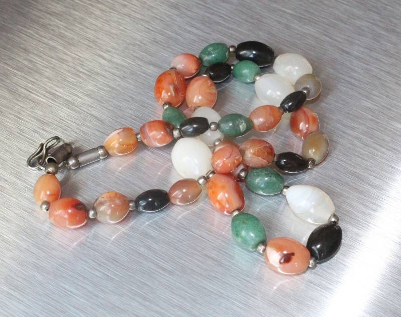 Vintage Karneol Onix Nephritis Kette Aus 80Ern Look Gewebte Perlen Halskette von VintageLifeStyl