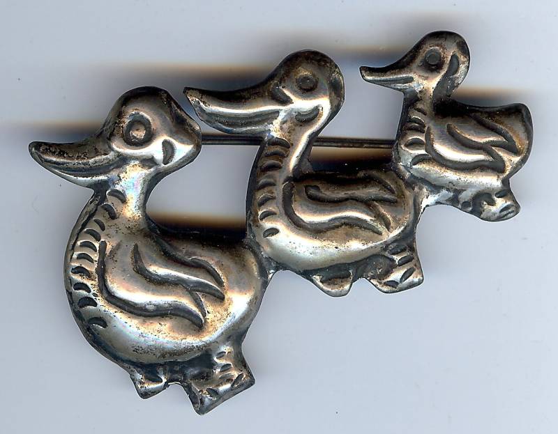 Charming 1940 Vintage Mexican Silber Ente Familie Pin Brosche von VintageLovedOne