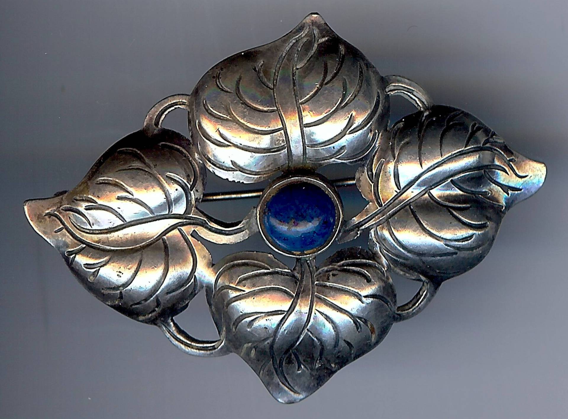 Kalo Hand Wrought Vintage Sterling Silber Blätter & Blaue Lapis Wie Stein Nadelbrosche von VintageLovedOne