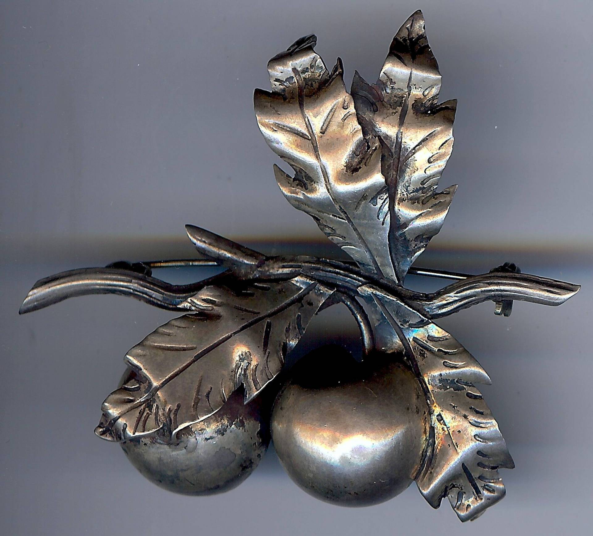 Vintage Mexican Sterling Silber Dimensionale Kirschen Pin-Brosche von VintageLovedOne