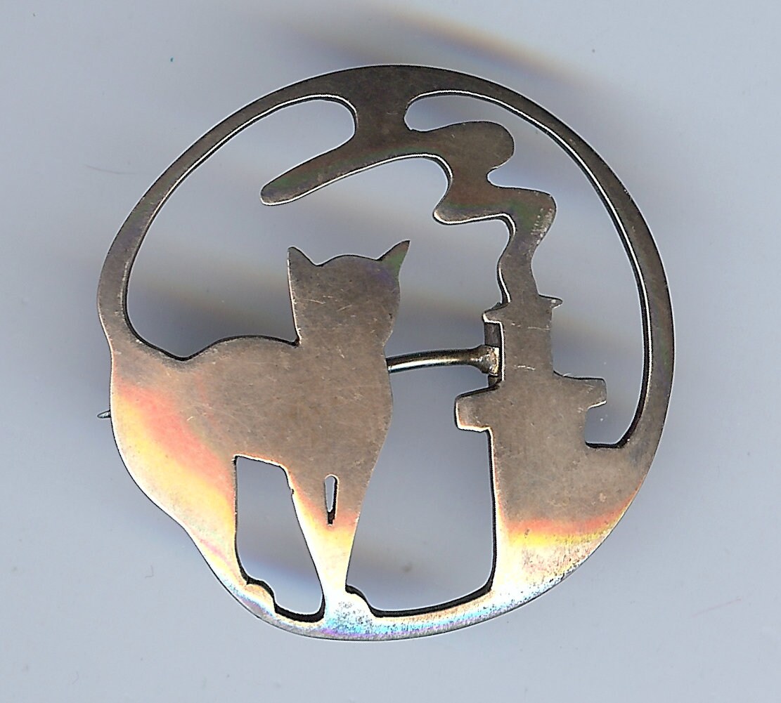 Vintage Silber Katze Und Raucher Schornstein Silhouette Brosche Anstecknadel Vintage Silber Katze Und Raucher Schornstein Silhouette Brosche Anstecknadel von VintageLovedOne