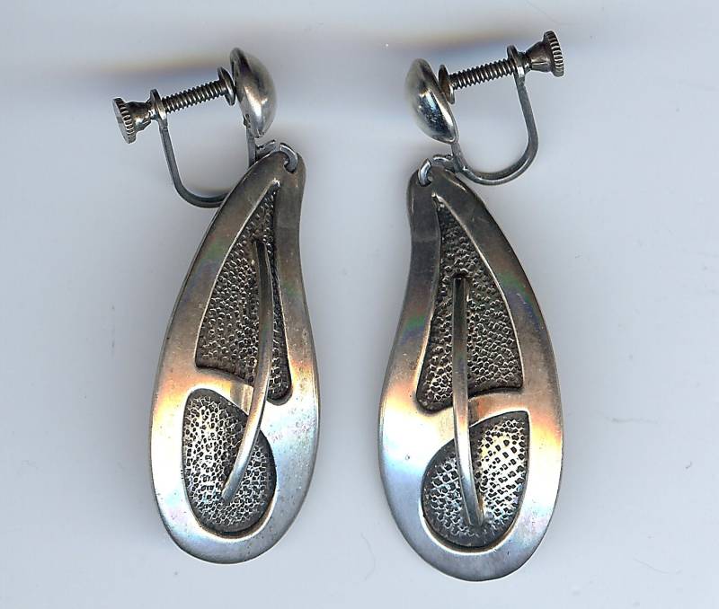 Vintage Sterling Silber Modernist Form Tropfen Ohrringe von VintageLovedOne