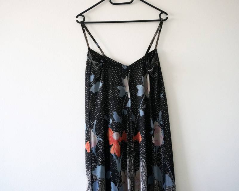 Vintage Rose Print Spaghettiband Langes Maxi Kleid, 1980 in Jugoslawien Selbstgemacht von VintageMamaSI