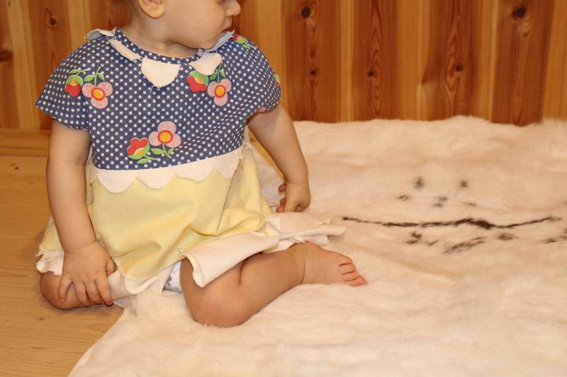 Vintage Handgemachte Blumenkleid Für Babys 1 T 2 Kleinkinder Kleid Flanell Mädchen Daisy Kinder Spielen Kindergarten von VintageMamasFinds