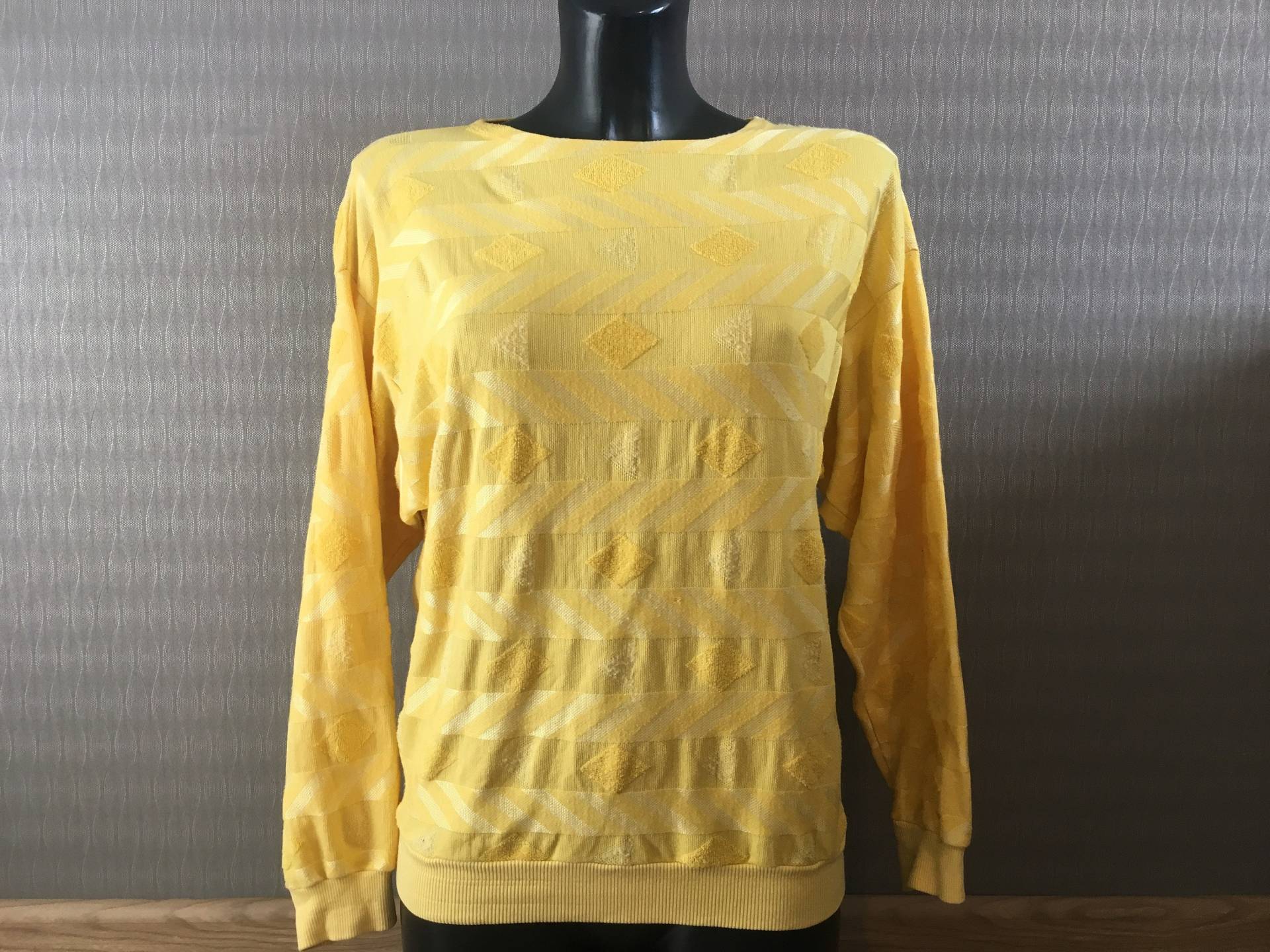 Vintage Women Es Yellow 90 Pullover Soft Sweater Bright Color Summer Jumper Geometric Pattern Made in Western Germany Size Medium von VintageMeMore