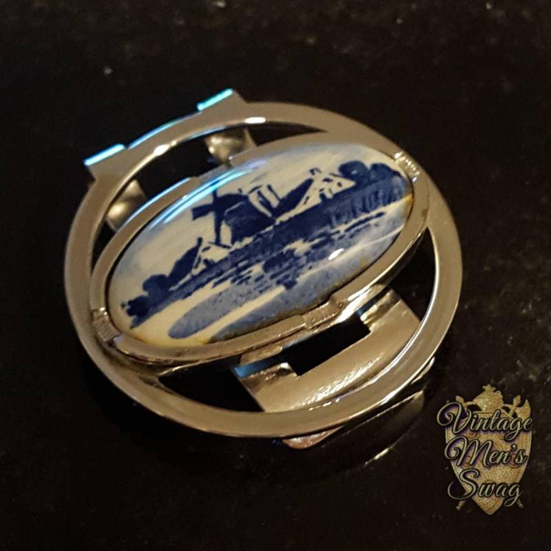 Swank Delft Vintage Geld Clip Oval Blau Und Weiß Angeboten Von Herren Swag Lz-12 von VintageMenSwag