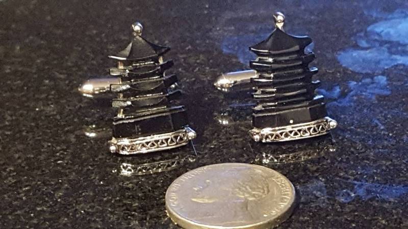 Swank Vintage - Manschettenknöpfe Orientalisch Handgeschnitzt Schwarze Pagode Kunst Der Welt Von Men's Swag Ac-1 Angeboten von VintageMenSwag