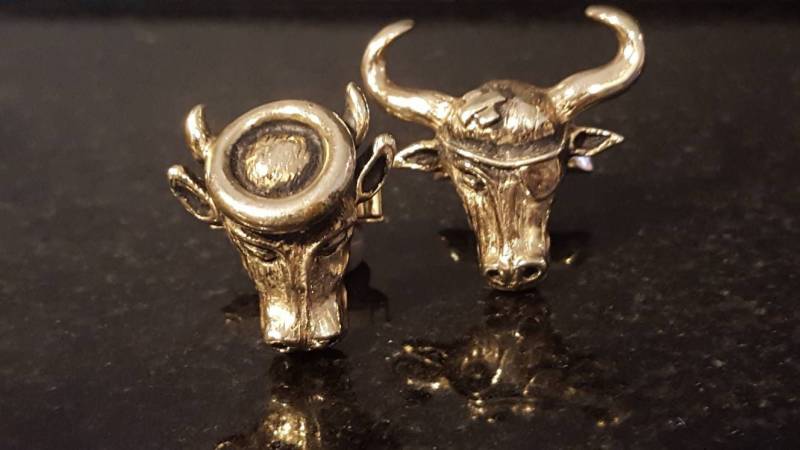 Vintage Manschettenknöpfe Swank Kuh Lenkung "Bum Steer/Heilige Kuh" Designer-Kollektion Angeboten Von Herren Swag U5 von VintageMenSwag