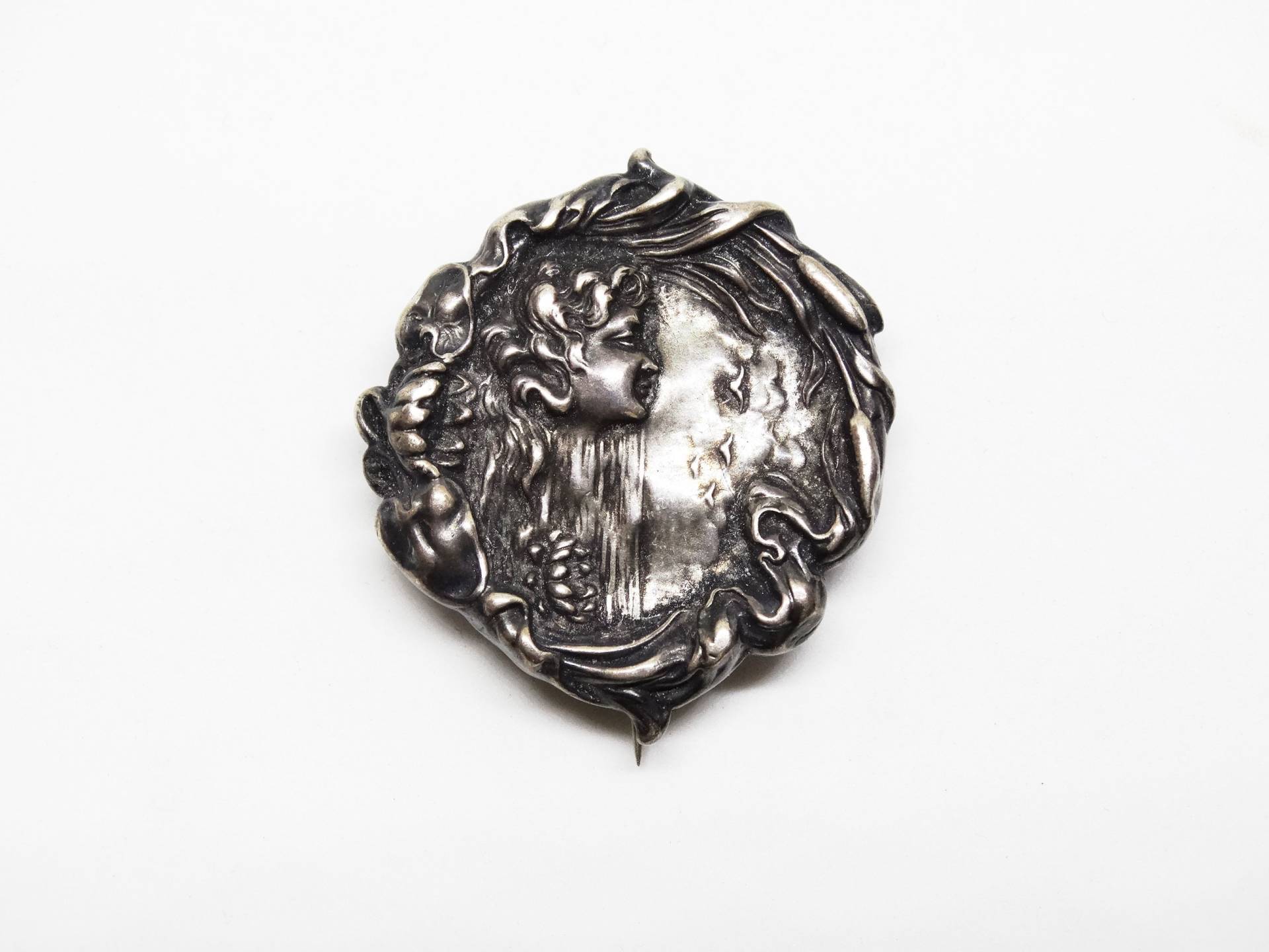 Antike Unger Gebrüder Jugendstil Sterling Silber Repousse Frau Im Profil Brosche Uhrenclip von VintageMinks